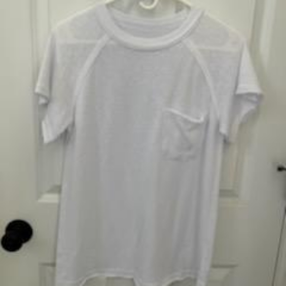 NWOT!! Aiopr Women's Short Sleeve, Loose Fit Crewneck, Oversized Casual Pocket T - Picture 3 of 7